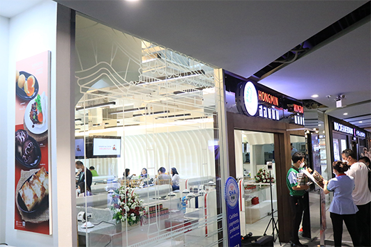 ปักหมุดร้าน “ฮองมิน” เปิดตัวโฉมใหม่สุดคูล ที่เอ็ม บี เค เซ็นเตอร์