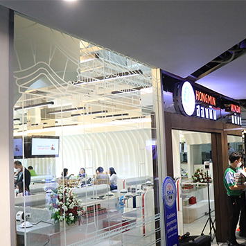 ปักหมุดร้าน “ฮองมิน” เปิดตัวโฉมใหม่สุดคูล ที่เอ็ม บี เค เซ็นเตอร์